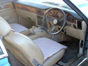 Aston Martin V8 Interior